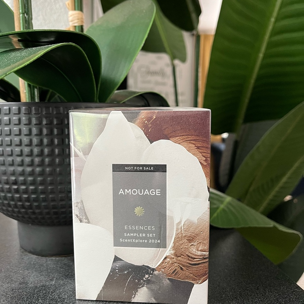 COPY - Amouage Essence Sampler Set